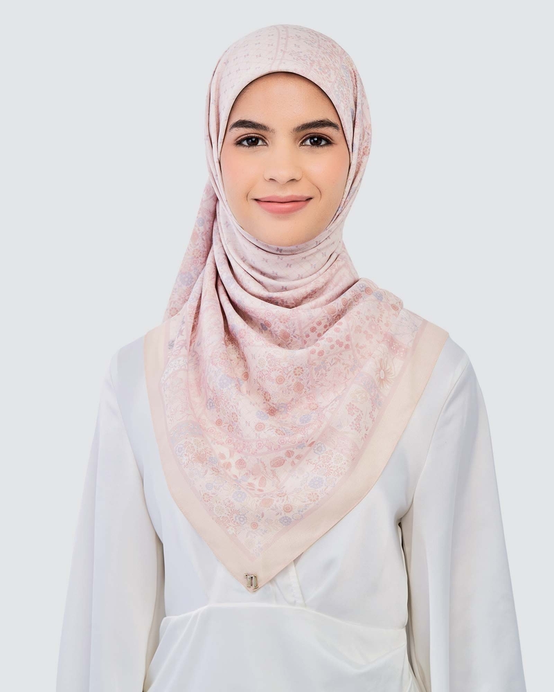 Image of THE GARDEN CHÂTEAU SQUARE - MIEL ROSE