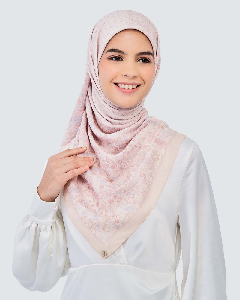 Image of THE GARDEN CHÂTEAU SQUARE - MIEL ROSE