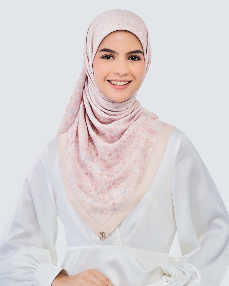 Image of THE GARDEN CHÂTEAU SQUARE - MIEL ROSE