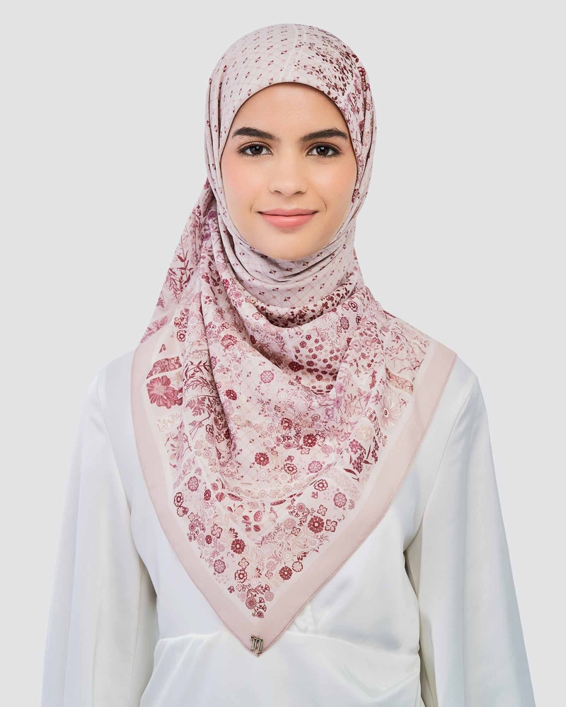 Image of THE GARDEN CHÂTEAU SQUARE - ROUGE BLANC