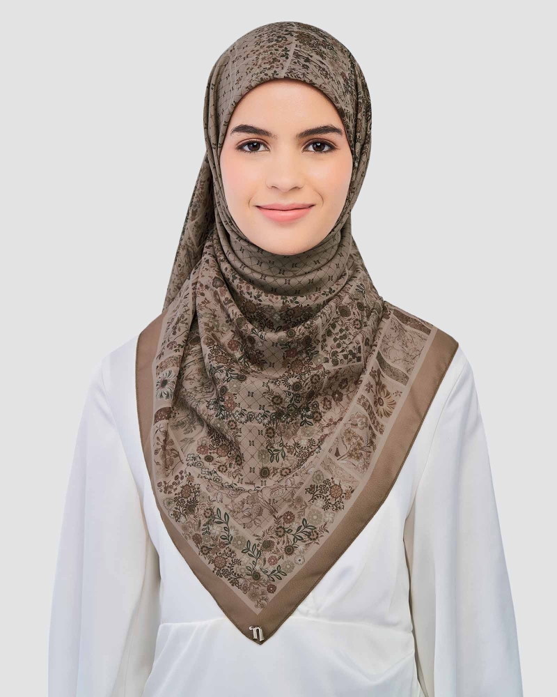 Image of THE GARDEN CHÂTEAU SQUARE - TERRE