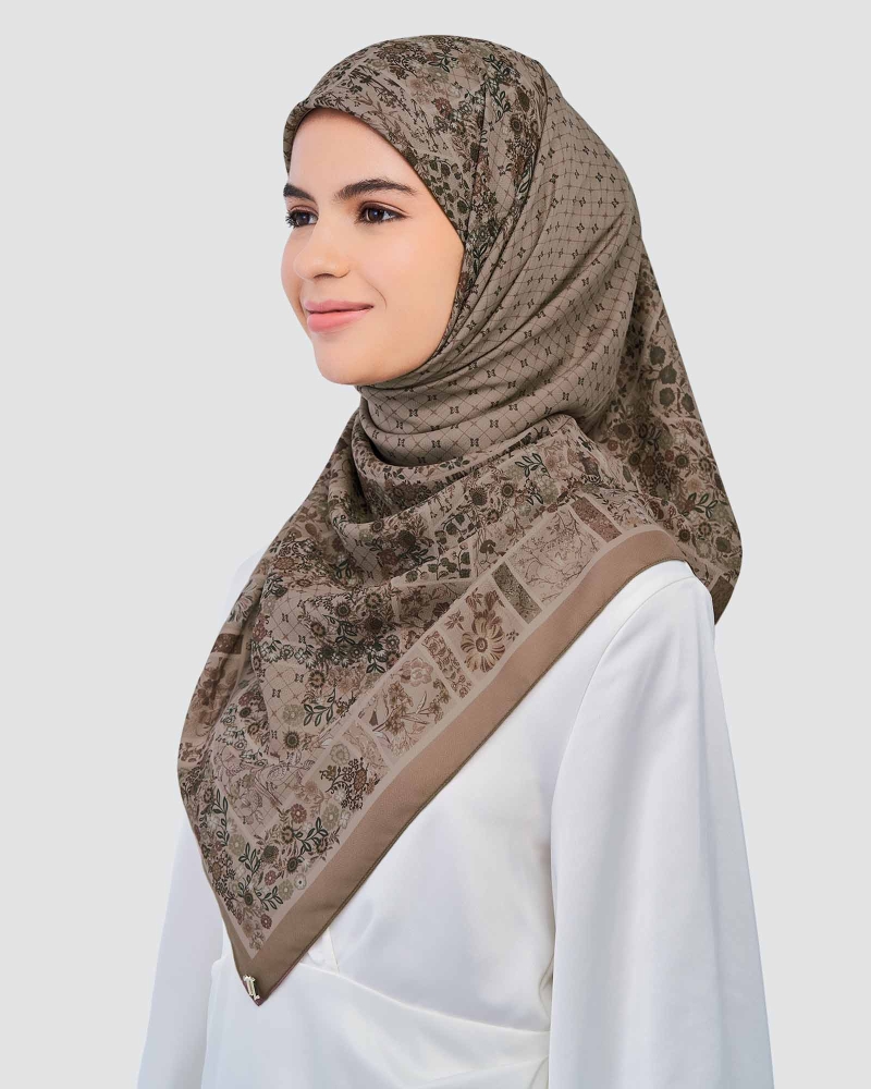 Image of THE GARDEN CHÂTEAU SQUARE - TERRE