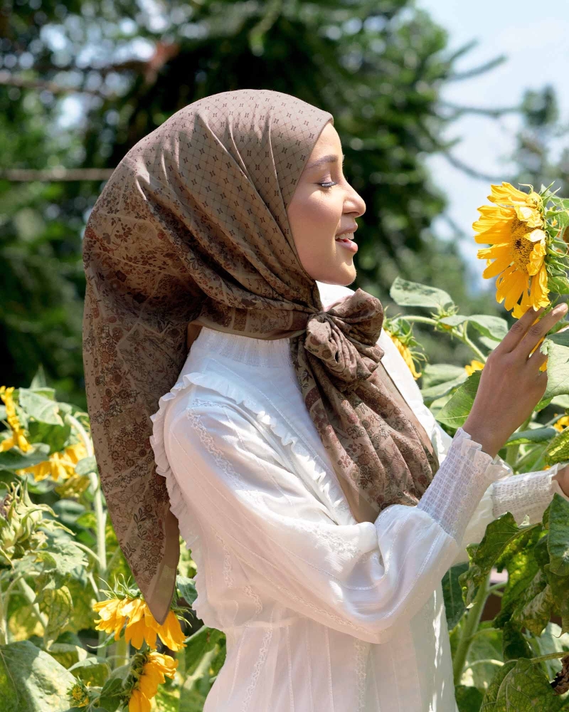 Image of THE GARDEN CHÂTEAU SQUARE - TERRE