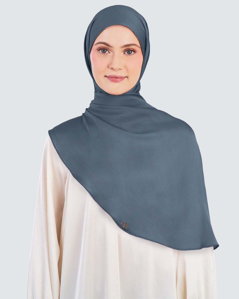 Image of WAFFLE CHIFFON SHAWL - BLUEBERRY