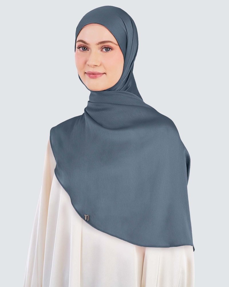 Image of WAFFLE CHIFFON SHAWL - BLUEBERRY