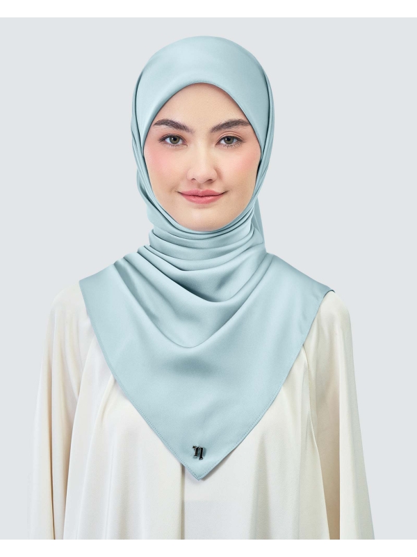 AMAYA SATIN SQUARE - BLUE FOG