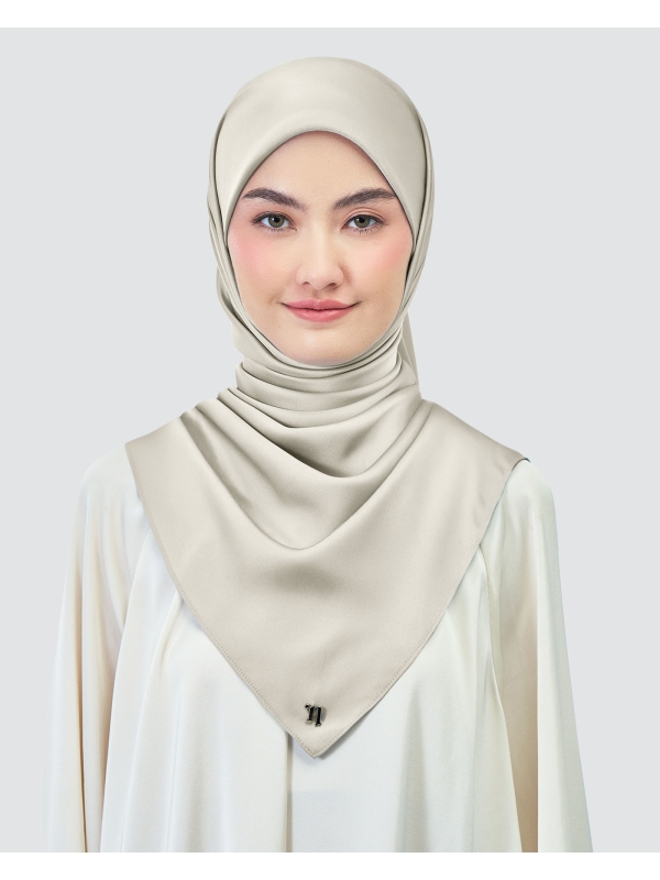 AMAYA SATIN SQUARE - CHATEAU GREY