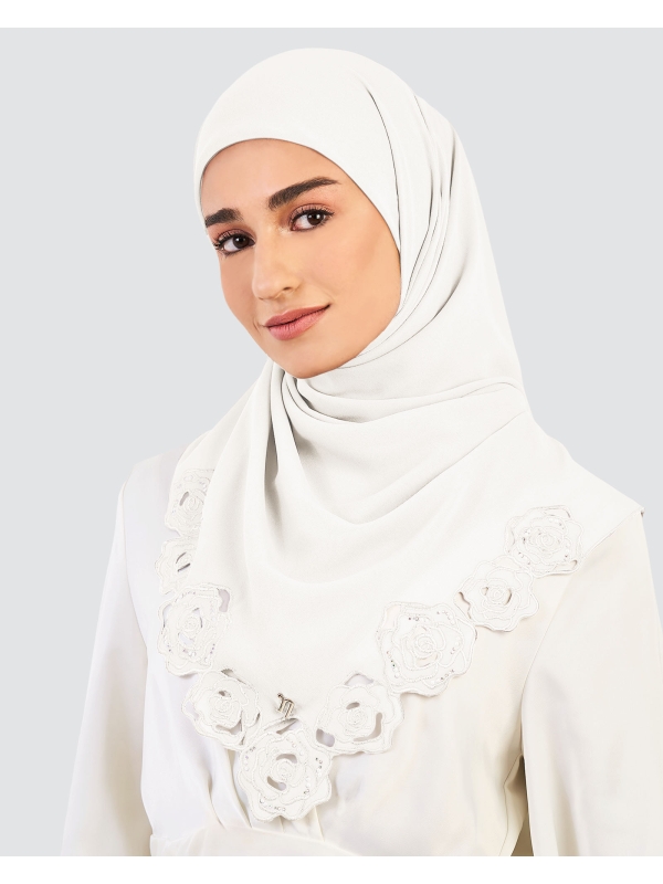 ROSE EMBROIDERED CRYSTAL SQUARE - WHITE