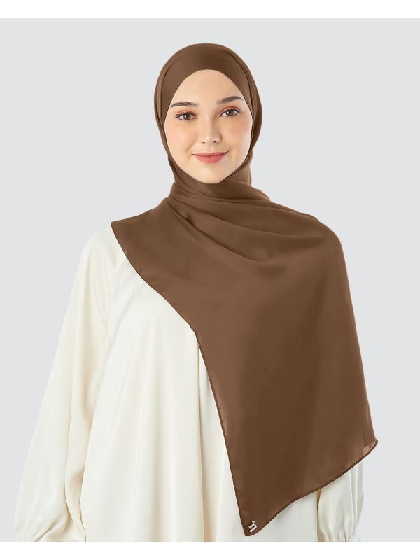 SATIN SHAWL - BROWNIE