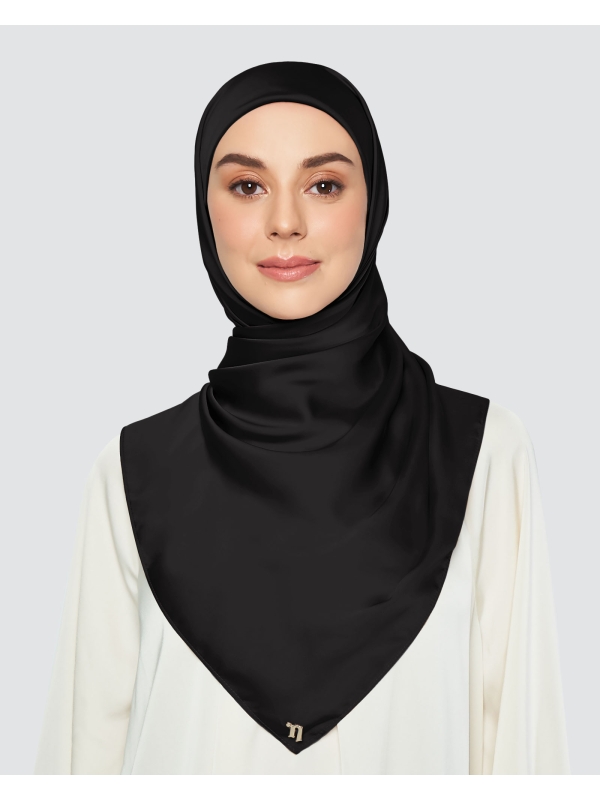 SATIN SQUARE - JET BLACK
