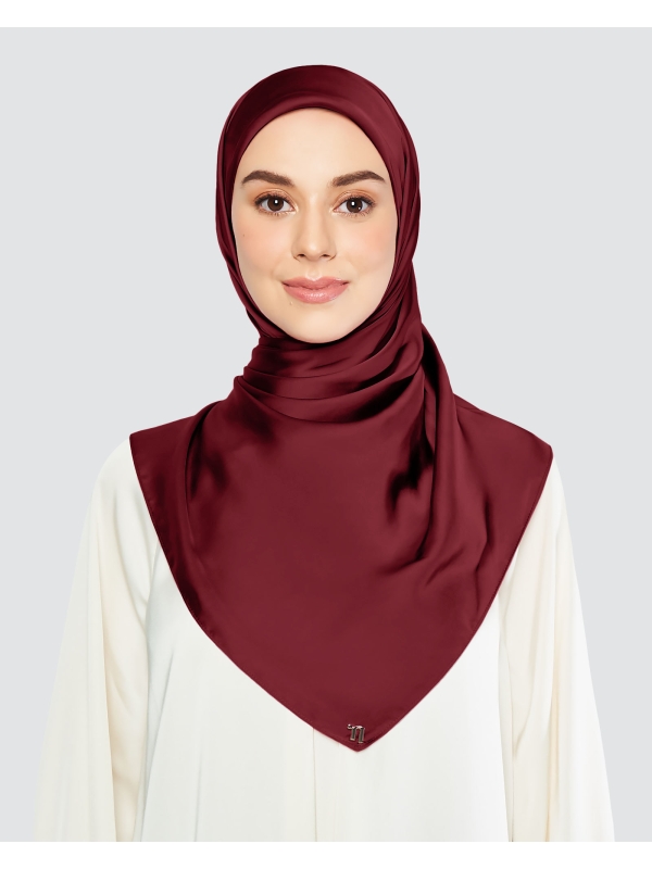 SATIN SQUARE - RHUBARB