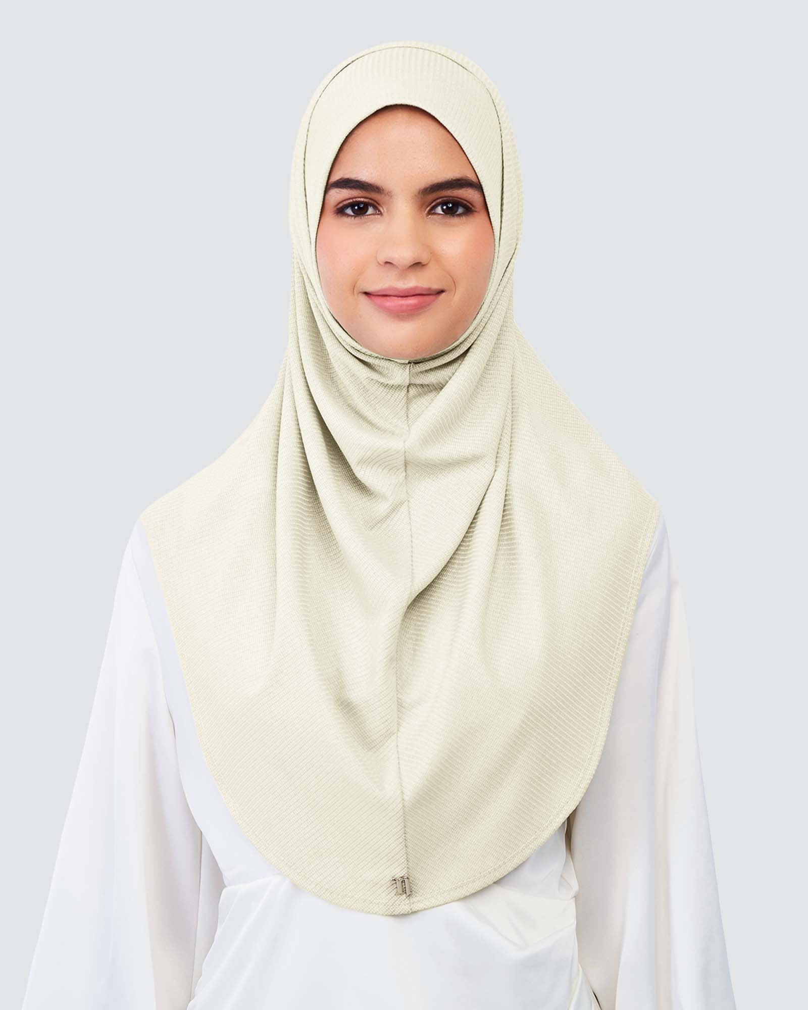 sophia instant naelofar hijab